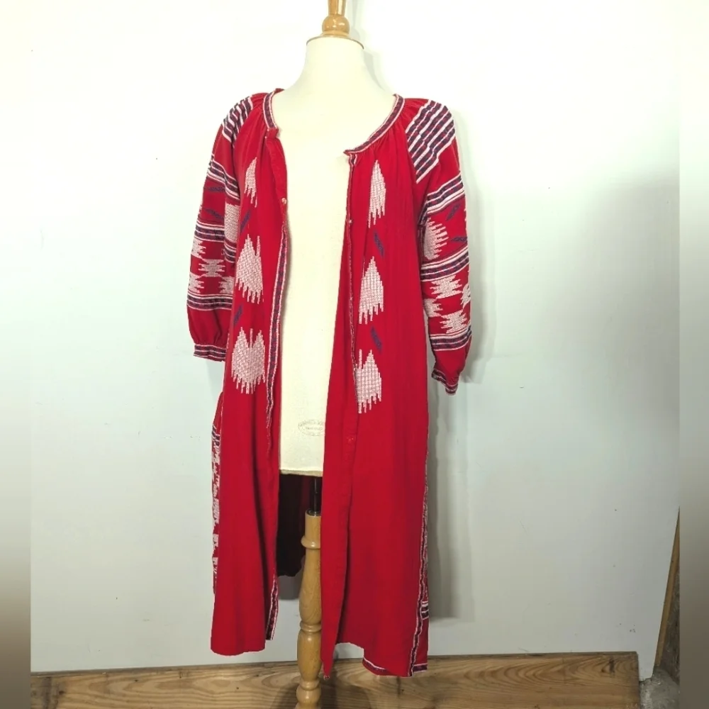 mo haun stylish red